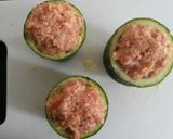 A picture of step 5 of Zucchini filled with minced meat.