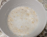 Foto del paso 2 de la receta: Gachas con yogurt, nísperos y almendras