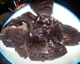 A picture of step 9 of Dark fantasy cake.