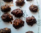 A picture of step 9 of Sweet n Garlicy Appetizer Meatballs.