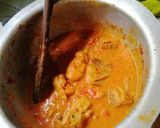 A picture of step 2 of Fried rice with chicken curry.