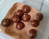 Foto langkah ke 2 dari resep Bola coklat biskuit roma.