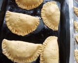 A picture of step 19 of Chicken pies.