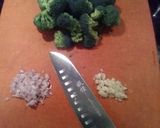 A picture of step 1 of Broccoli and garlic.
