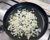 Hagymás baguette gluténmentesen recept fázis 2 fotója