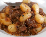 Foto del paso 7 de la receta: Gnocchi con ragú de carrilleras al Oporto