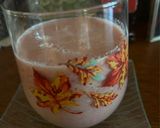 Hình bước làm 2 của món Smoothie : táo, dâu