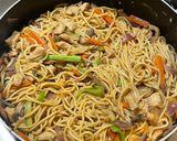صورة لخطوة 4 من وصفة نودلز بالخضار والدجاج 🍝🤤