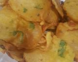 A picture of step 3 of Potato onion bhaji.