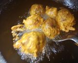 A picture of step 6 of Vada Pav /aloo chop burger.