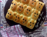 Foto langkah ke 11 dari resep Eggless Bear Bread (Roti beruang tanpa telur) lembut banget.