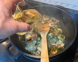Foto del paso 5 de la receta: Conejo en salsa de champiñones