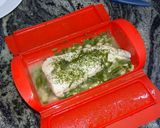 Foto del paso 3 de la receta: Merluza con ajetes y salsa verde al microondas