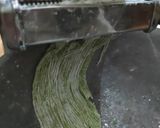 Foto langkah ke 3 dari resep Mie Hijau dari sayur sawi homemade.