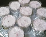 A picture of step 11 of Strawberry Mousse and No-bake Cheesecake.