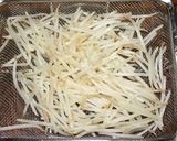 A picture of step 4 of You'll Want Mounds of This! Chinese-Style Bean Sprout Salad.