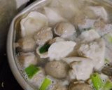 Foto langkah ke 6 dari resep Sup Pangsit Bakso.
