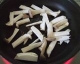 A picture of step 5 of Easy Italian Dish with Asparagus and King Oyster Mushrooms.