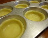 A picture of step 2 of Fresh Fruit and Rich Custard Tart.