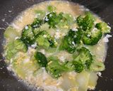 Foto langkah ke 4 dari resep Brokoli Cah Telur.