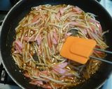 A picture of step 4 of Simple Bean Sprouts and Fish Sausage in Sweet and Sour Sauce.
