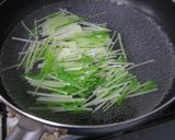 A picture of step 3 of Boiled Mizuna Greens and Fried Tofu.