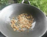 A picture of step 1 of Thai Shrimps Curry.