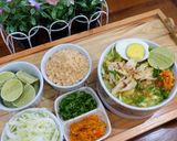 Foto langkah ke 12 dari resep Soto Ayam Lamongan dengan Koya.