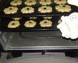 Foto langkah ke 3 dari resep Kue Semprit.