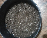 A picture of step 4 of Oreo Icecream Cake.