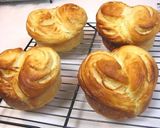 A picture of step 15 of Vanilla Milk Rolls Using a Creamy Insert Sheet.