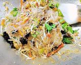 Foto langkah ke 9 dari resep Pad Thai (Bihun Goreng Thailand) versi lokal.