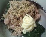 A picture of step 2 of Chrysanthemum Greens with Tuna-Mayonnaise Sauce.