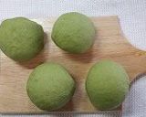 A picture of step 1 of Easy Matcha Bagels with White Chocolate.