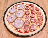 Hình bước làm 3 của món Pizza Demi Andouille - Demi Chorizo
