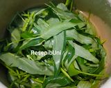 Foto langkah ke 2 dari resep Cumi kangkung saus tiram.