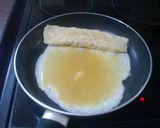 A picture of step 3 of Tamago-yaki omlette 卵焼き.