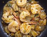 A picture of step 4 of Shrimp with mushroom in butter sauce.