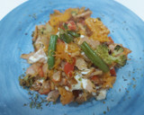Foto del paso 3 de la receta: Calabaza salteada con verduras, lomo adobado y rulo de cabra