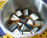 A picture of step 2 of Pacific Saury (or Sardines) Cooked in a Pressure Cooker.
