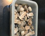 A picture of step 1 of Creamy garlic mushroom.