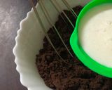 A picture of step 3 of Oreo biscuit Cake.