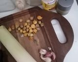 Foto del paso 1 de la receta: Picadillo con papas en caldo