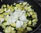 Foto del paso 3 de la receta: Tortilla de calabacín