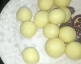 A picture of step 4 of Suji Gulabjamun.