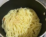 Foto langkah ke 3 dari resep Spaghetti Aglio Olio.