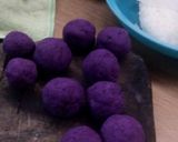 Foto langkah ke 3 dari resep Bola Bola Ubi Ungu Coklat Lumer.