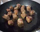 Foto langkah ke 3 dari resep Saikoro Beef Steak.