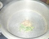 A picture of step 3 of Oats upma.