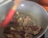 Foto del paso 2 de la receta: Hígado de ternera en tomate
